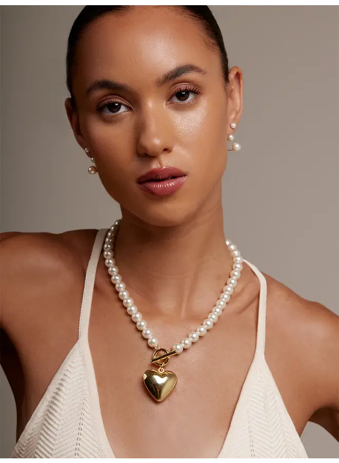 Heart Charm Pearl Collar Necklace -