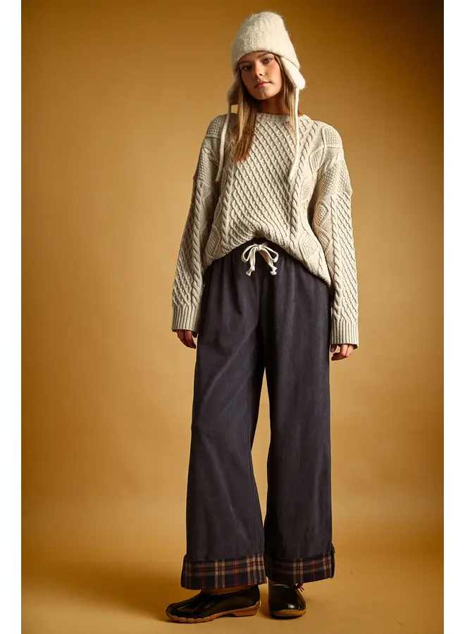 Round Neck Cable Knitted Top