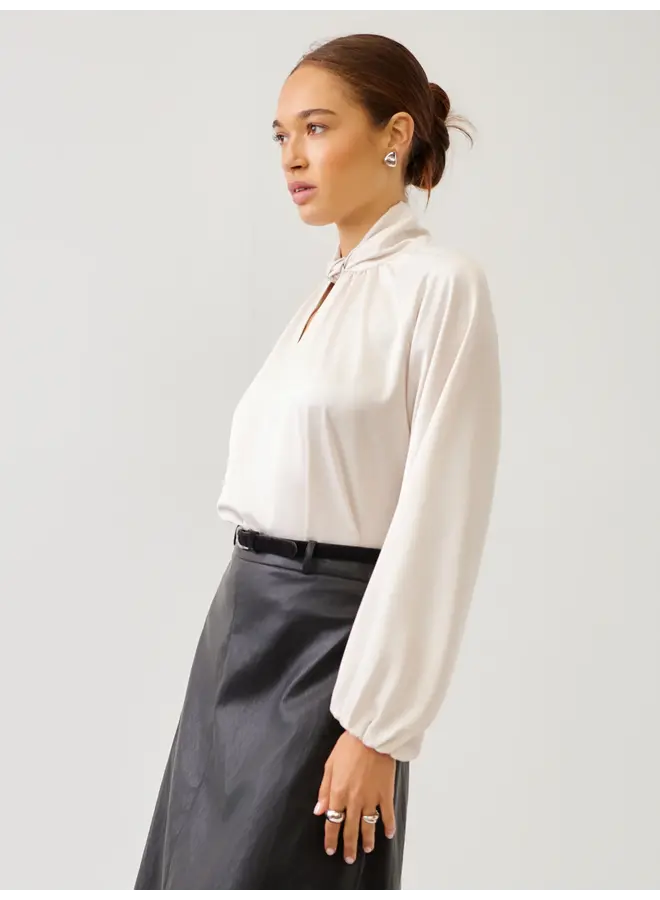 Alana Keyhole Top-