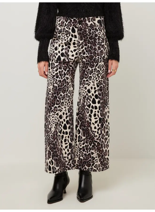 Rylee Cropped Pants-Leopard Print