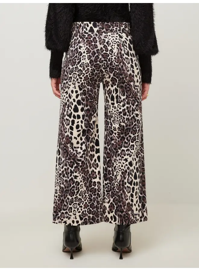 Rylee Cropped Pants-Leopard Print