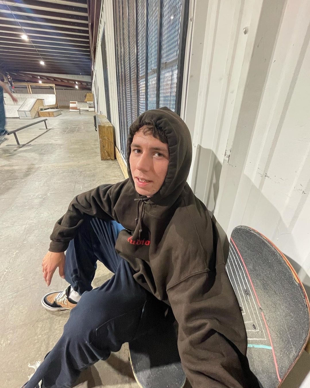 studio skate supply studio logo pullover hoodie