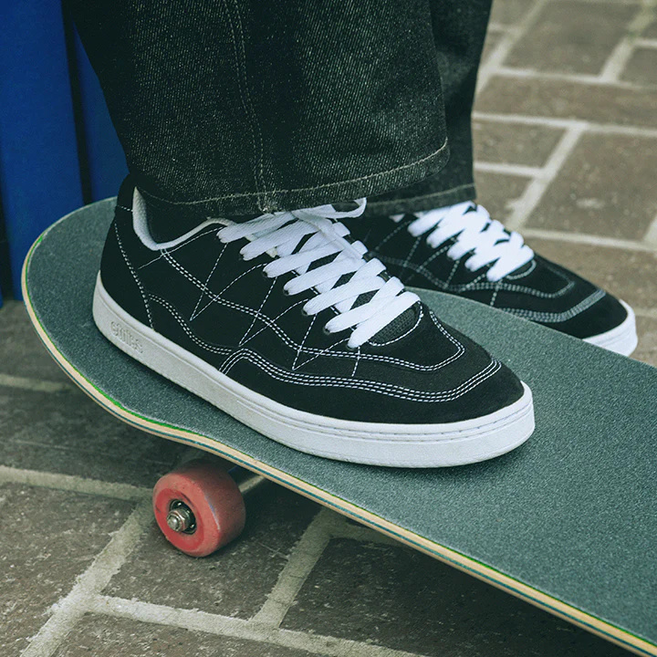 etnies etnies snake shoe
