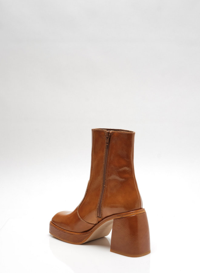 NEW FREE PEOPLE Sz 38.5 8.5 RUBY PLATFORM BOOTS IN CARAMEL COGNAC