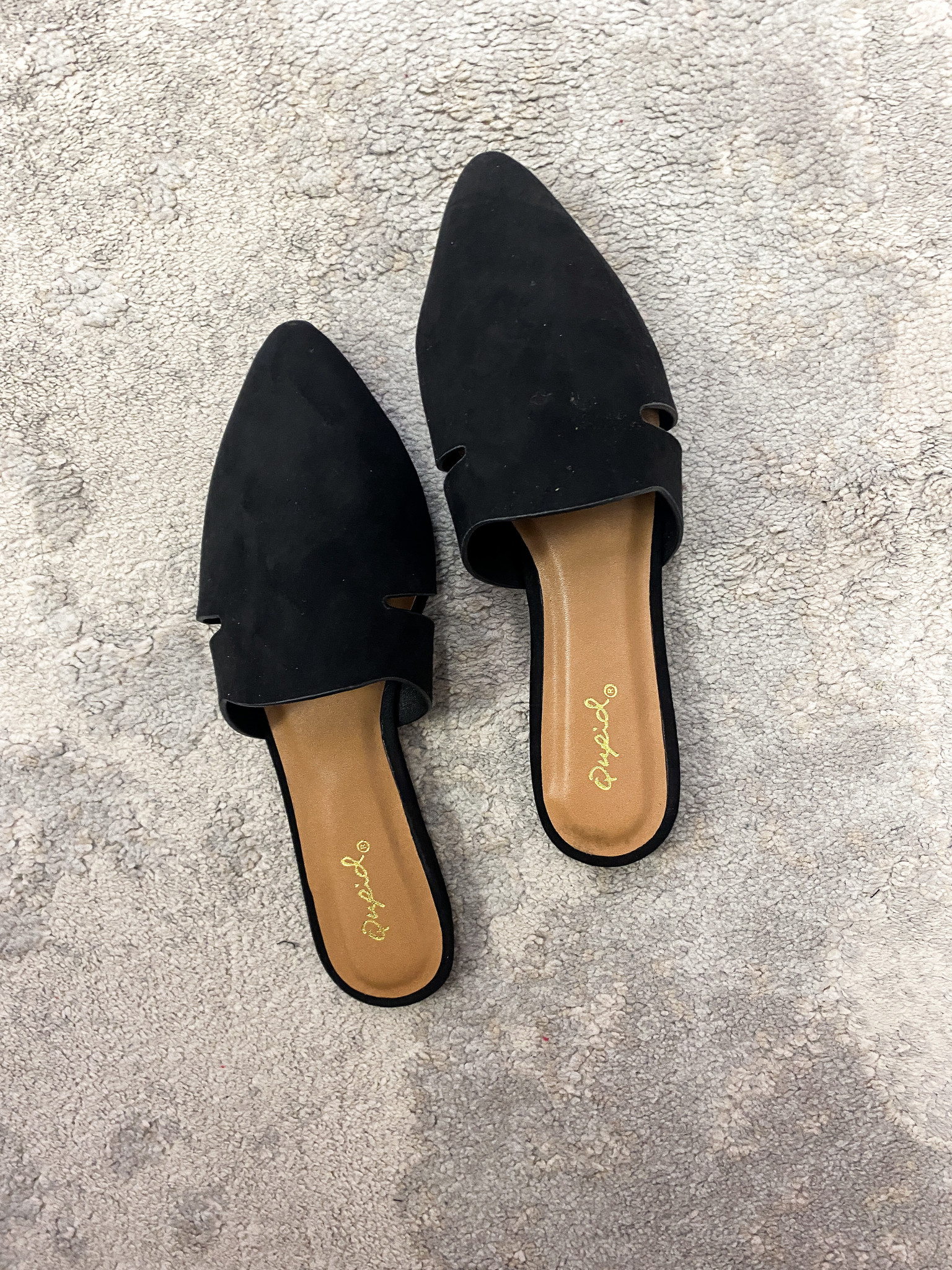 black mules flat