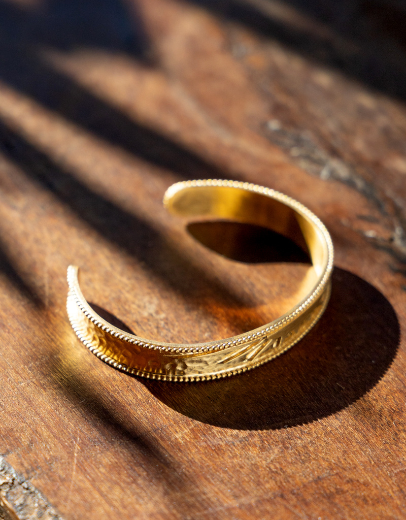 Satya Jewelry 18k Gold Plated Sunrise Dot Cuff