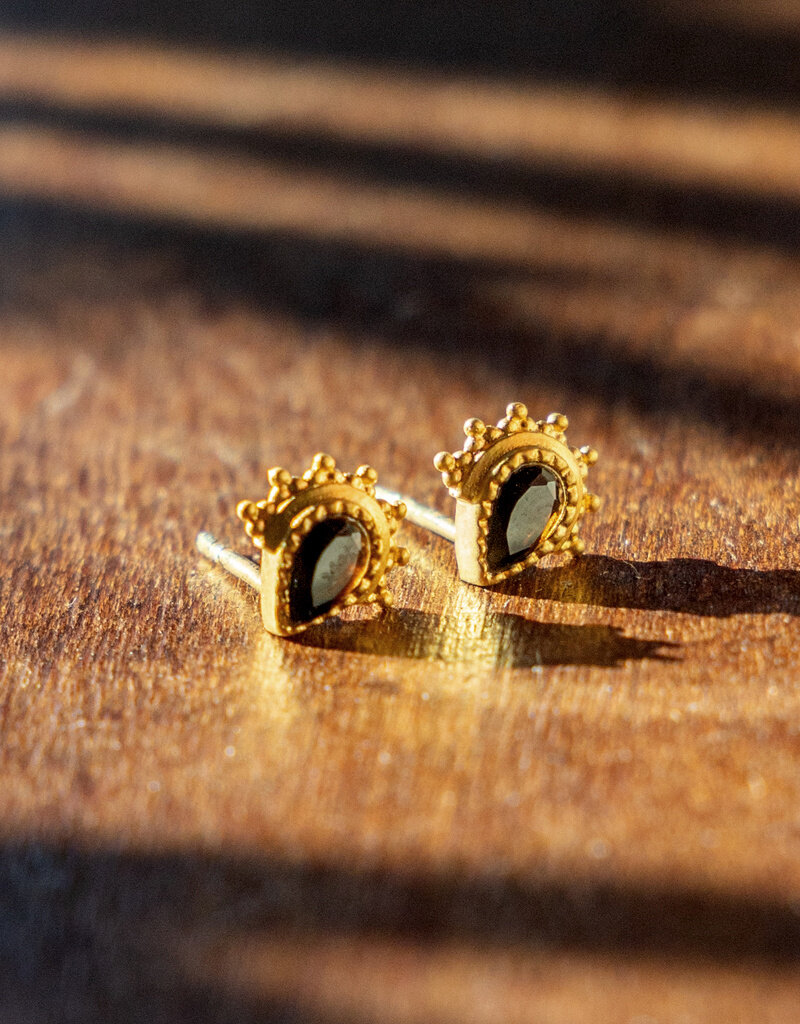 Black Diamond Earrings in Yellow Gold | KLENOTA