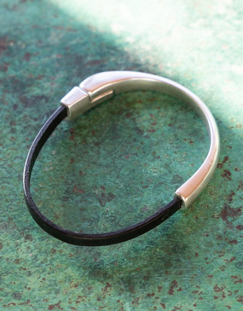 Araracuara Silver + Leather Bracelet