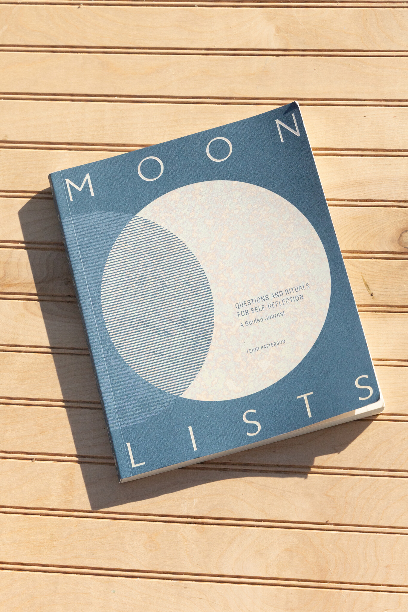 Random House Moon Lists : A Guided Journal