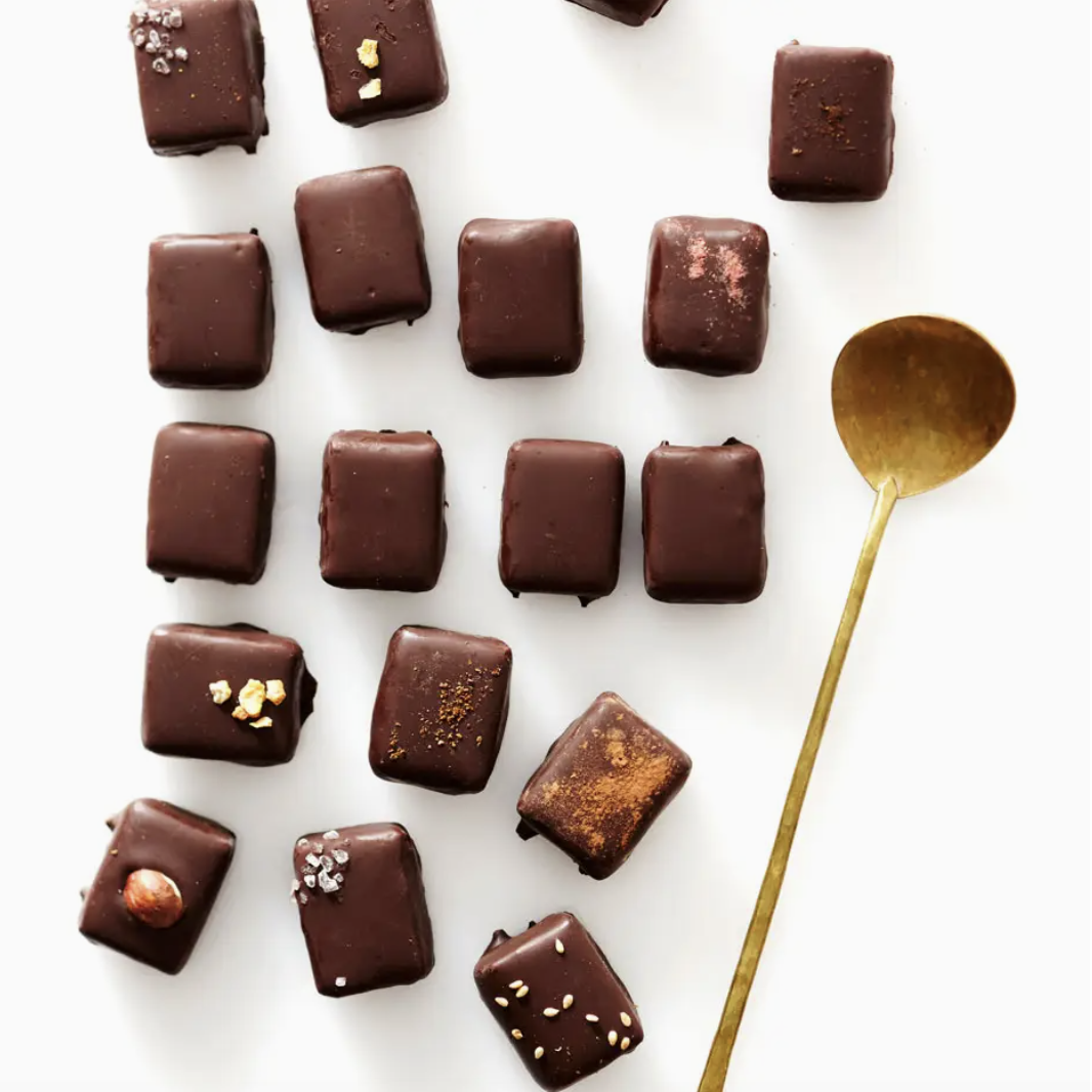 Fine & Raw Mother's Day 2026 Truffle Gift Set 8 pieces