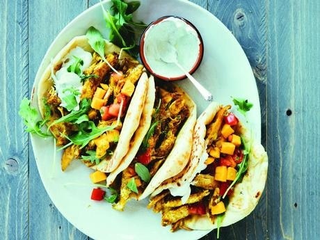 NAAN AU DINDON DU QUÉBEC, SALSA MANGUE-TOMATES ET CARI