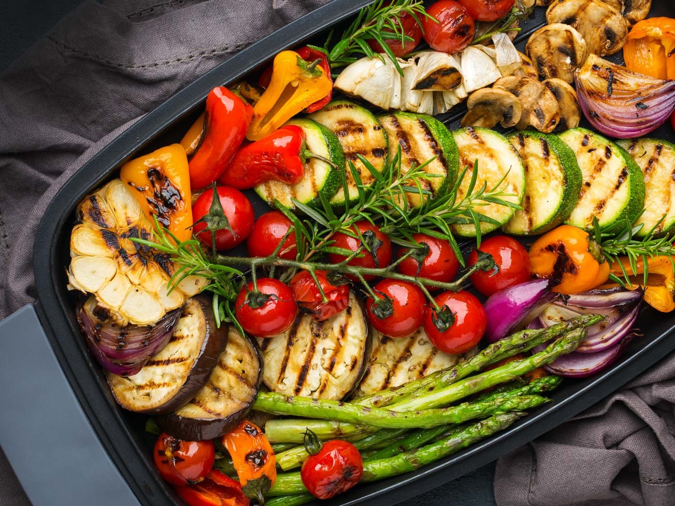 GRILLED GARLIC VEGETABLE SALAD