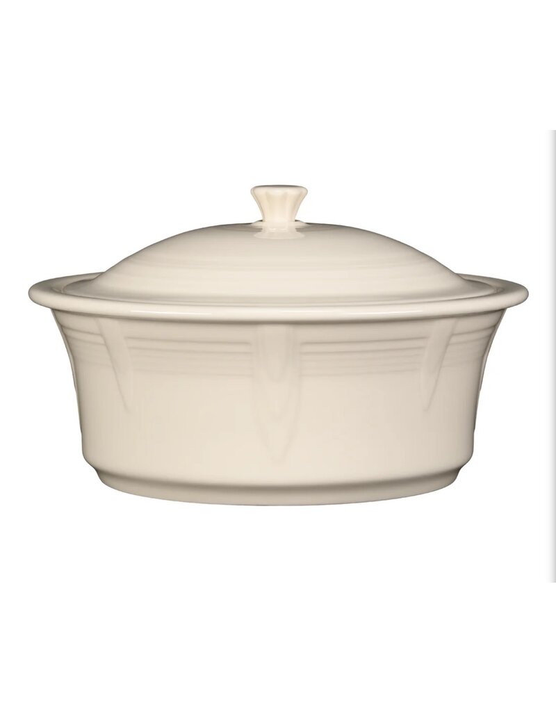 The Fiesta Tableware Company Large Covered Casserole 90 oz NEW Linen