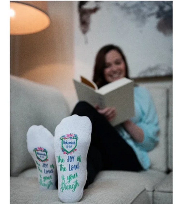 Standing on the Word Ladies Socks 2