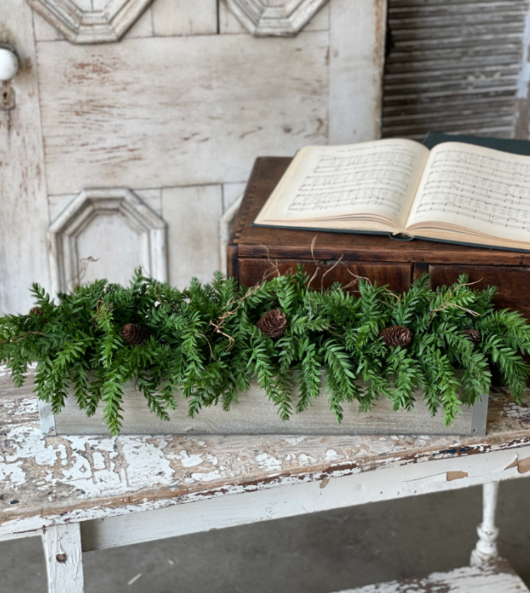 29" Hemlock Centerpiece