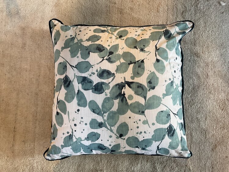 Abstract Aqua Leaf 22x22