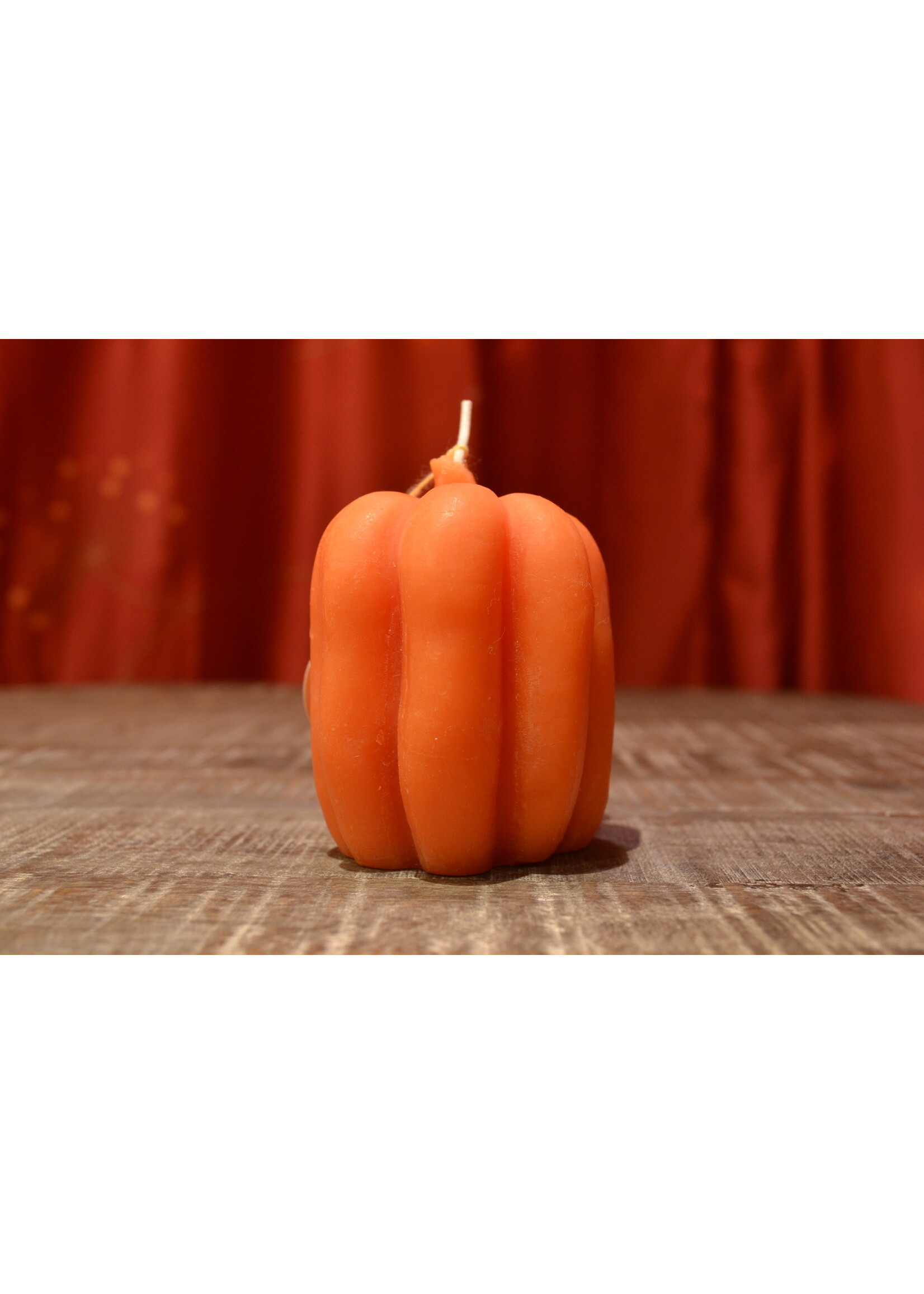 100% Pure Beeswax Pumpkin Candle - Medium