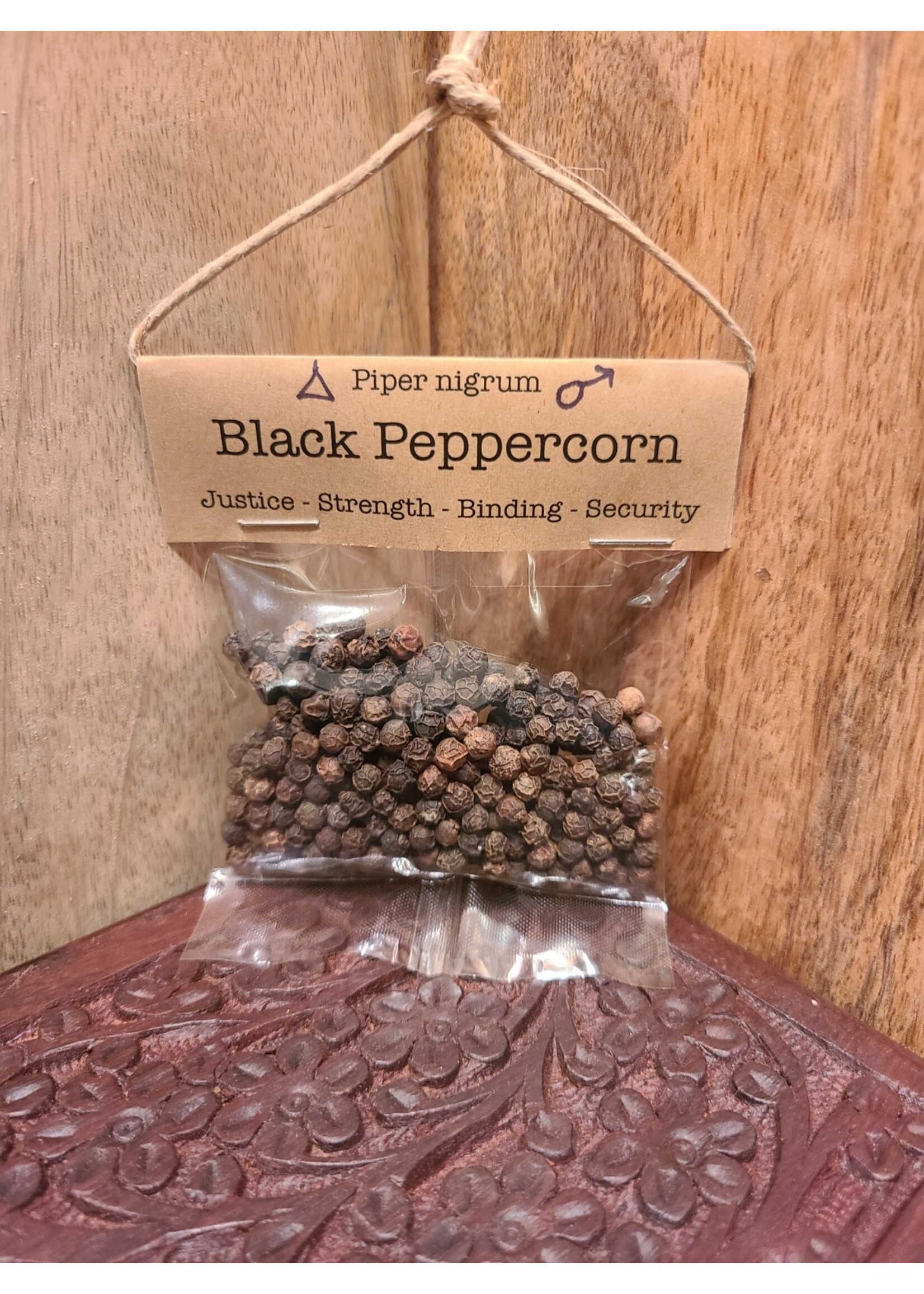 Spellcraft Herbs: Black Peppercorn .5oz