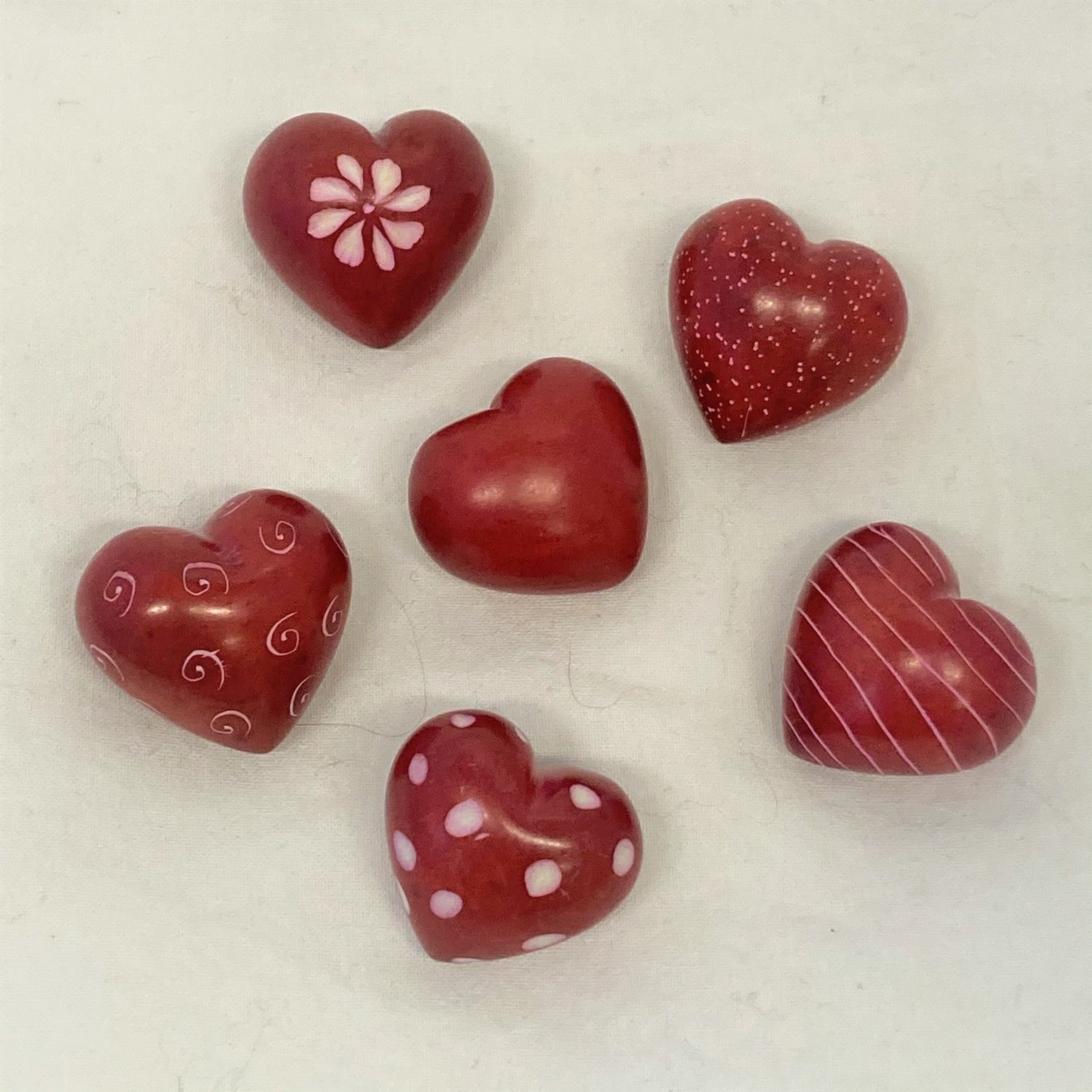 Et hundrede år samlet set Leonardoda RED SOAPSTONE HEART - Kamala Boutique