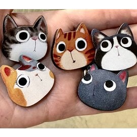 SO ADORABLE CAT FACE PIN