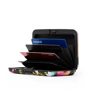 CREDIT CARD CASE - LAUREL BURCH CATS