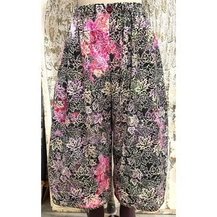 KAMALA DESIGNS JESSE CROP PANT-  GREENS / PLUM LEAVES BATIK - MEDIUM