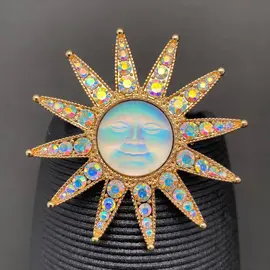 SPARKLY SUN FACE PIN