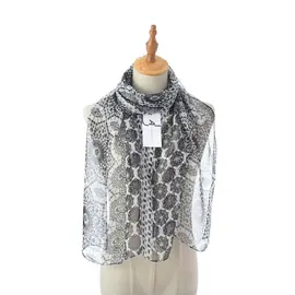 SCARF - BLACK GEO PRINT