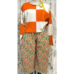 KAMALA DESIGNS JESSE WIDE CROPPED PANT - ORANGE CATS IN FLOWERS