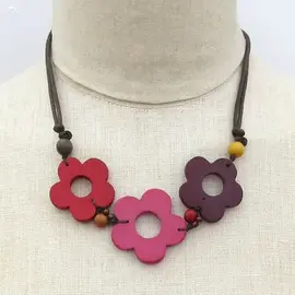 THREE WOOD FLOWERS  NECKLACE- REDS