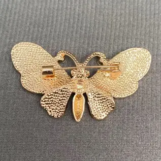 SPARKLY BUTTERFLY  PIN