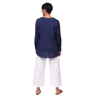BUTTON FRONT - RUFFLE HEM TOP - NAVY