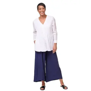 BUTTON FRONT - RUFFLE HEM TOP - WHITE