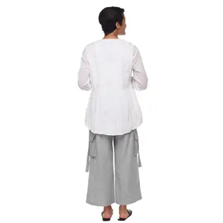 BUTTON FRONT - RUFFLE HEM TOP - WHITE