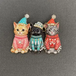 3 CHRISTMAS KITTIES PIN