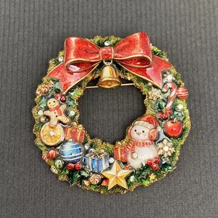 CHRISTMAS WREATH PIN
