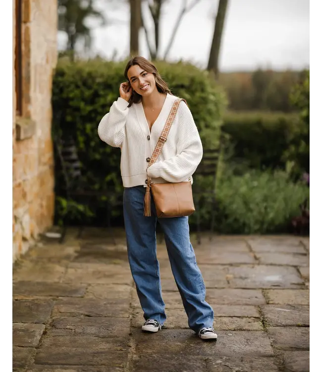 Louenhide Kasey Ezra Camel