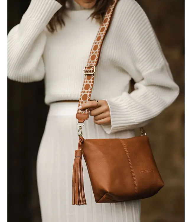 Louenhide Kasey Ezra Tan