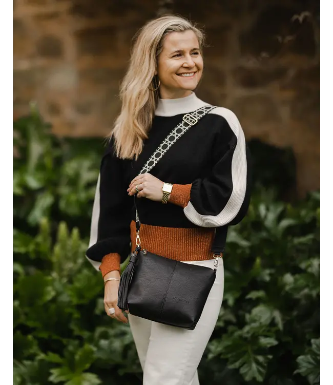 Louenhide Kasey Ezra Noir