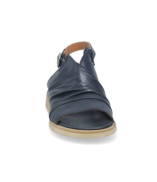 Miz Mooz Conor Black