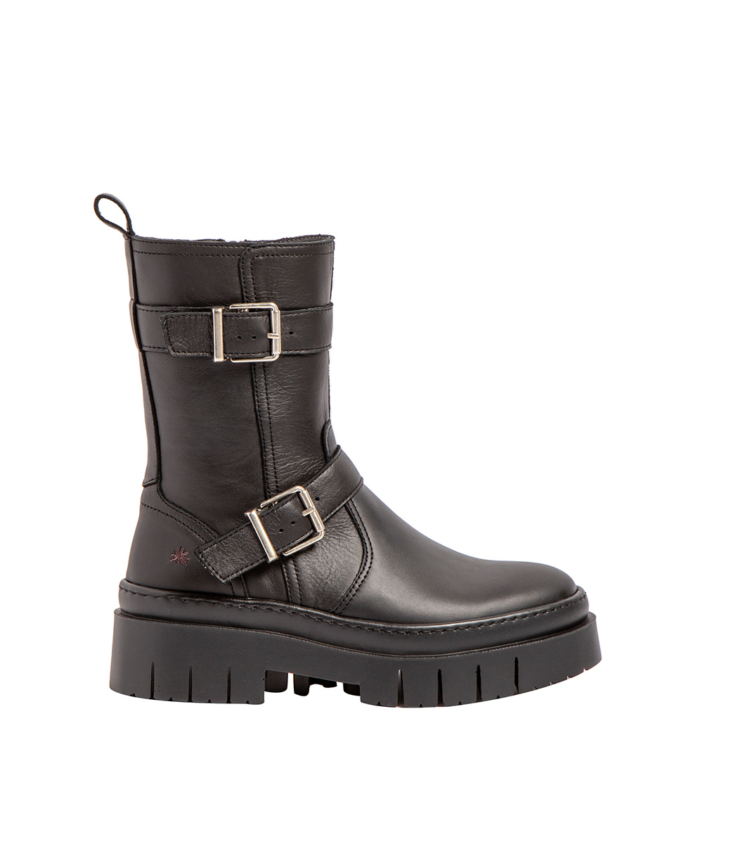 Art company boots 2025