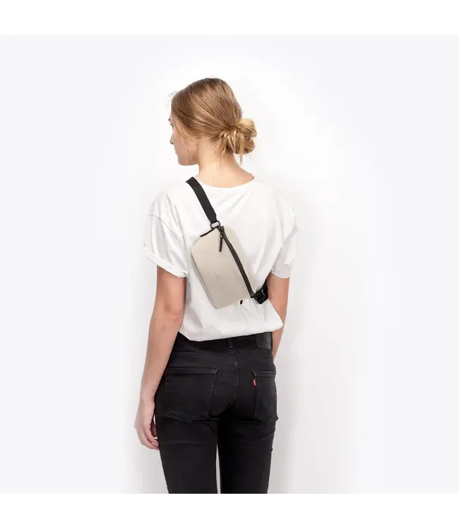 Ucon Acrobatics Jona Medium Sable