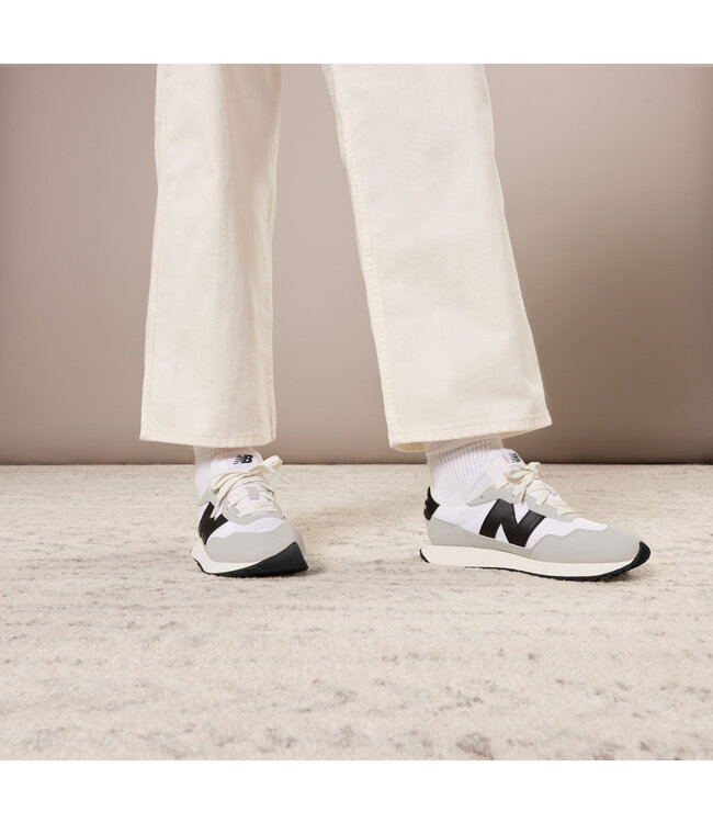 New Balance 237 Femmes Sea salt / Argent / Noir