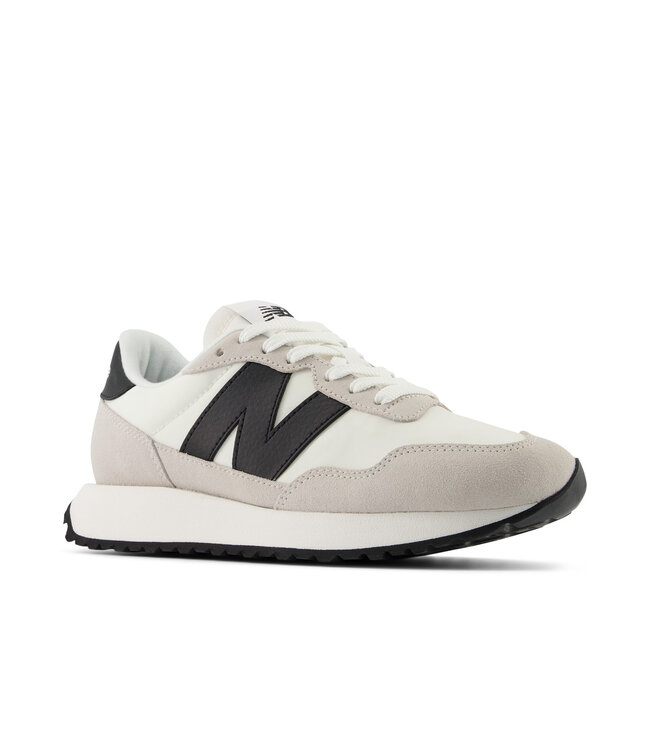 New Balance Women's 237 Sea salt/ Silver Birch / Black
