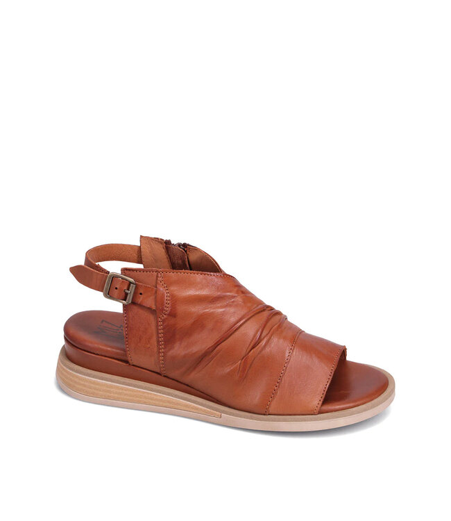 Miz Mooz Conor Brandy