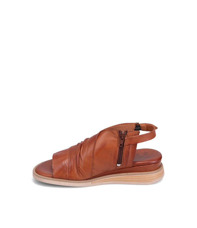 Miz Mooz Conor Brandy