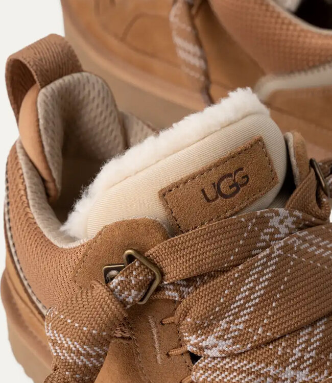 UGG Women  Lowmel Chestnut