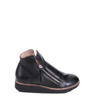 Django & Juliette OHMY Black