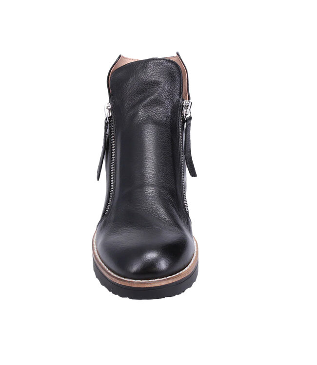 Django & Juliette OHMY Black