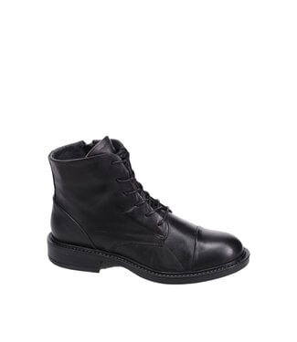 Miz Mooz Mystery Noir